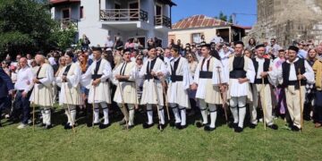 Η Σαμαρίνα χόρεψε τον «Τσιάτσιο» και τίμησε τις ρίζες της. Φωτογραφίες