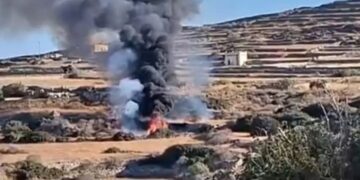 Σίφνο: Τρεις νεκροί από πτώση ιδιωτικού ελικοπτέρου στο κέντρο του νησιού