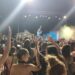 Η νεολαία γέμισε την πλατεία των Γρεβενών στη μεγάλη συναυλία της Marseaux. Βίντεο