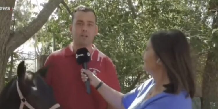 Σιάτιστα: Ετοιμάζονται οι καβαλάρηδες. Η ΕΡΤ για το έθιμο.  Βίντεο
