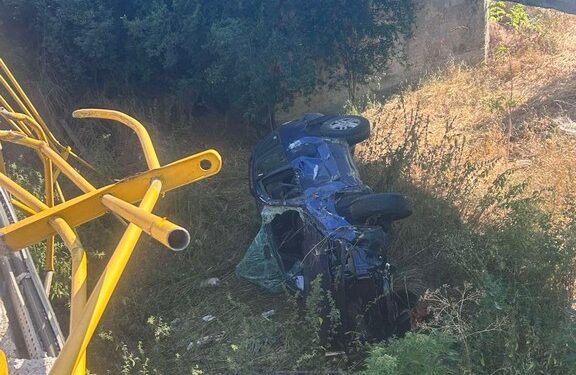 Τροχαίο στα Γρεβενά: Άγιο είχε 24χρονος που έπεσε με το SUV του σε ρέμα για να αποφύγει αλεπού – video