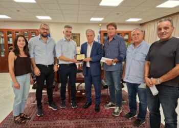 Η Επιτροπή Διαβούλευσης του 3ου Προγράμματος για τη Γούνα στον Περιφερειάρχη Γ. Αμανατίδη