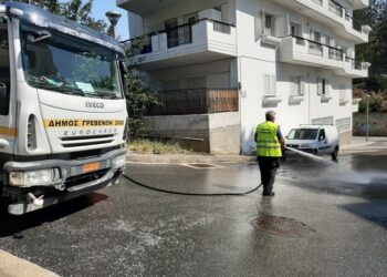 Γρεβενά: Πλύσιμο των κεντρικών οδικών αρτηριών της πόλης