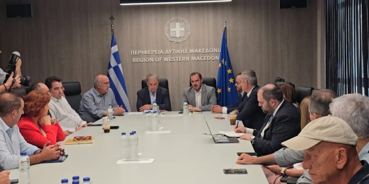Περιφέρεια Δυτικής Μακεδονίας: Σύσκεψη του Περιφερειάρχη Γιώργου Αμανατίδη με τον Αναπληρωτή Υπουργό Υποδομών και Μεταφορών Γιώργο Κώτσηρα και φορείς του μεταφορικού κλάδου. Βίντεο