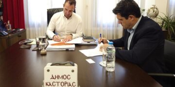 Υπεγράφη από τον Δήμαρχο Καστοριάς Γιάννη Κορεντσίδη η σύμβαση για το έργο ψηφιακού μετασχηματισμού,  ύψους 954.283 ευρώ