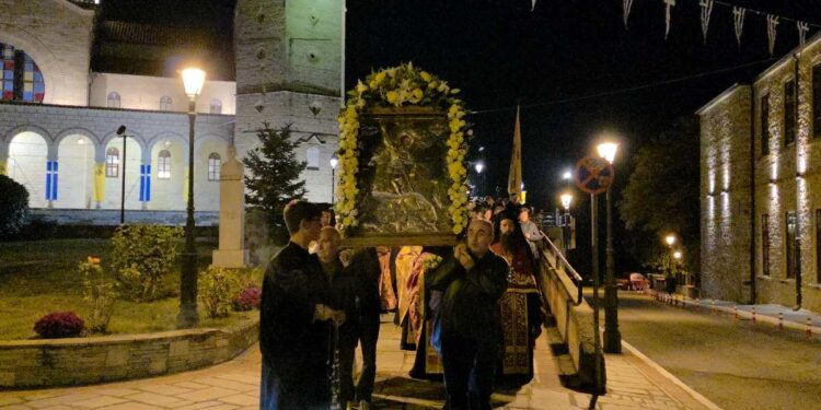 Η Σιάτιστα γιορτάζει τον Πολιούχο Άγιο Δημήτριο. Ο Εσπερινός και η περιφορά της Εικόνας. Βίντεο και φωτογραφίες