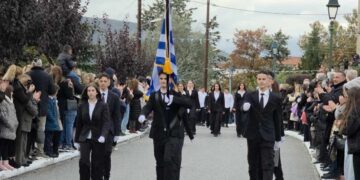 Σιάτιστα: Η παρέλαση της 28ης Οκτωβρίου.  Βίντεο