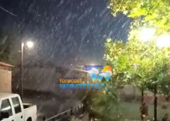 Έπεσαν τα πρώτα χιόνια σε Καστοριά και Γρεβενά (Εικόνες και Βίντεο)