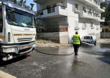 Δήμος Γρεβενών: Συνεχίζονται οι εργασίες πλυσίματος στην οδό 13ης Οκτωβρίου