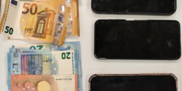 Απατεώνισσες ετών 20 στα Γρεβενά. Τις έπιασαν την ώρα της απάτης