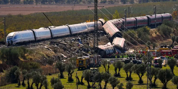 Τραγωδία στην Ισπανία: Στους 68 οι νεκροί, αγωνία για τους εγκλωβισμένους -Ουρές στα νοσοκομεία για να δώσουν αίμα, κηρύχθηκε τριήμερο εθνικό πένθος