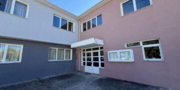 Νέος βανδαλισμός στο ΓΕΛ Άργους Ορεστικού – Άδειασαν δύο πυροσβεστήρες στους χώρους του σχολείου